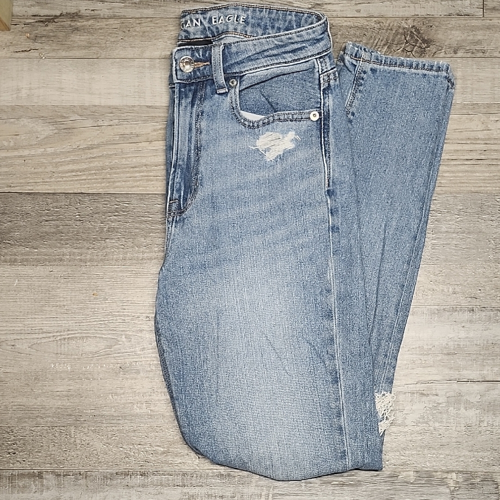 American Eagle Outfitters Women's Light Blue Ripped Skinny Mom Jeans